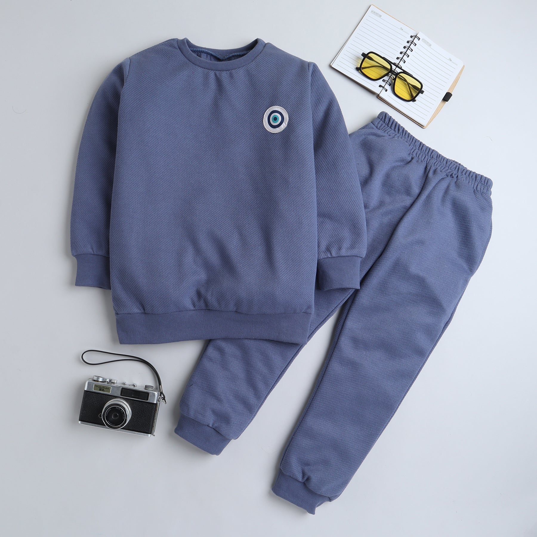 BAATCHEET Knit Plated Jacquard T-Shirt and Jogger Set - Blue