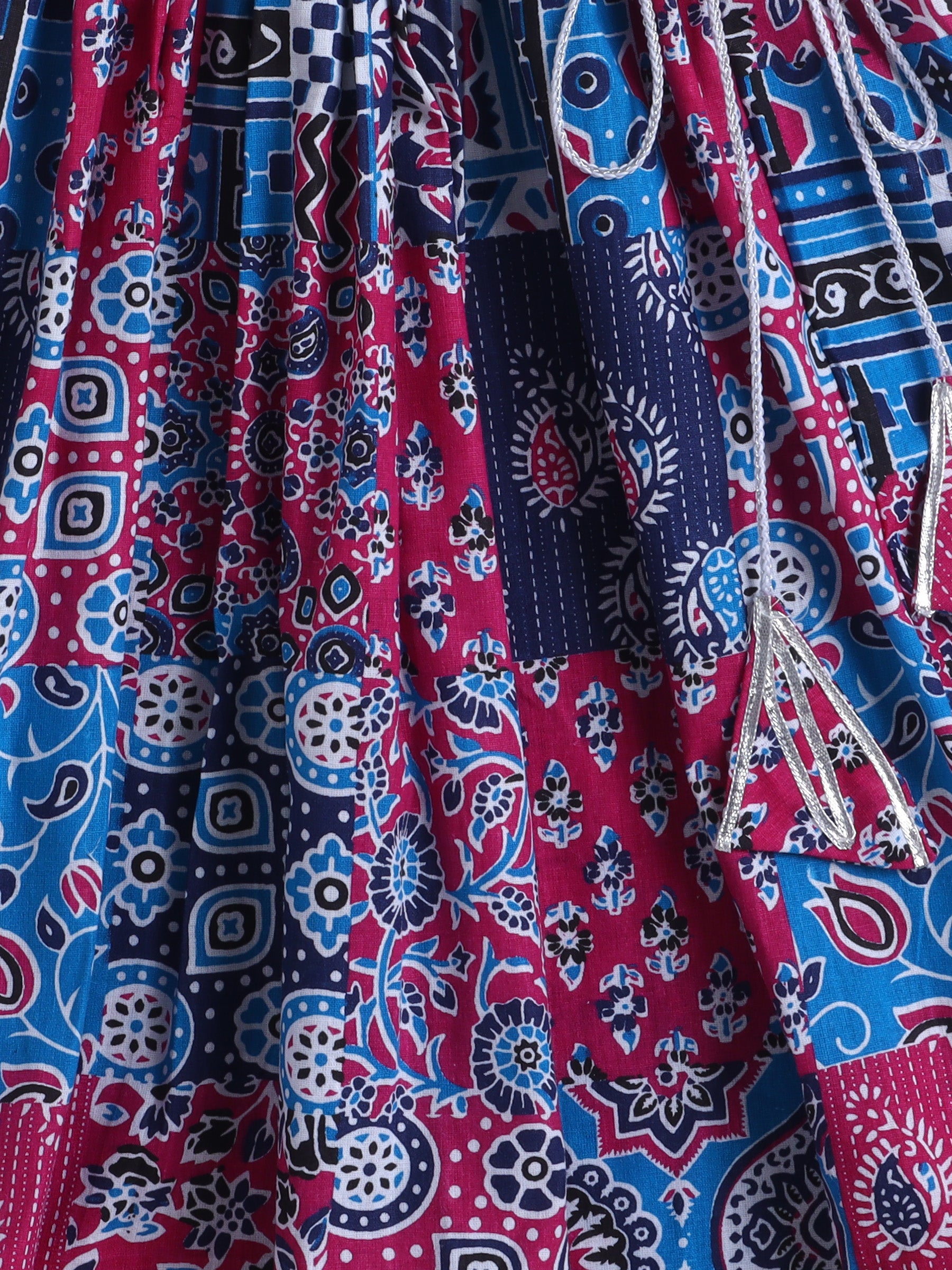 BAATCHEET Cottton Three Fourth Sleeves Jaipuri Printed Booti Choli and Lehnga set - Blue