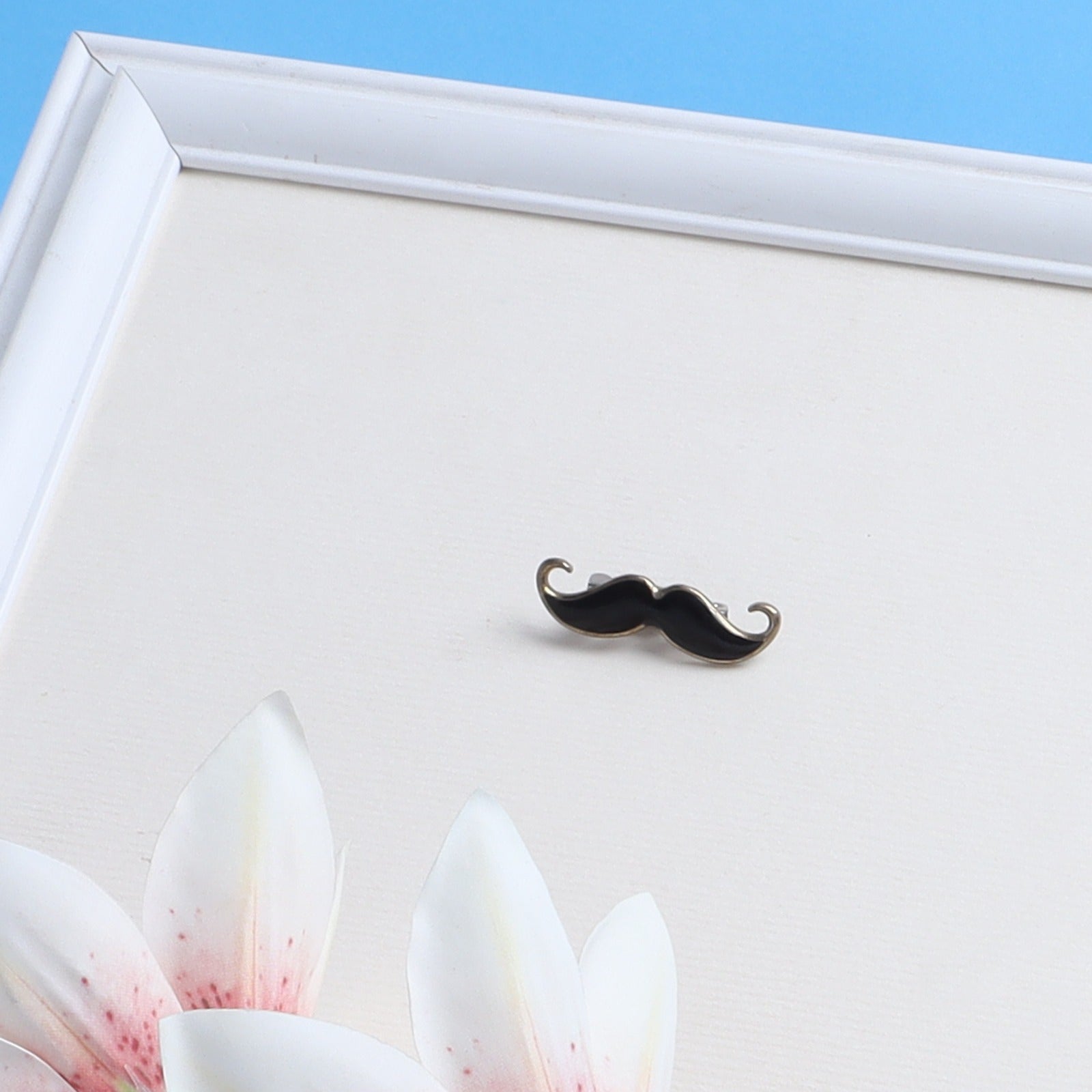 BAATCHEET Moustache Metal Brooch - Black