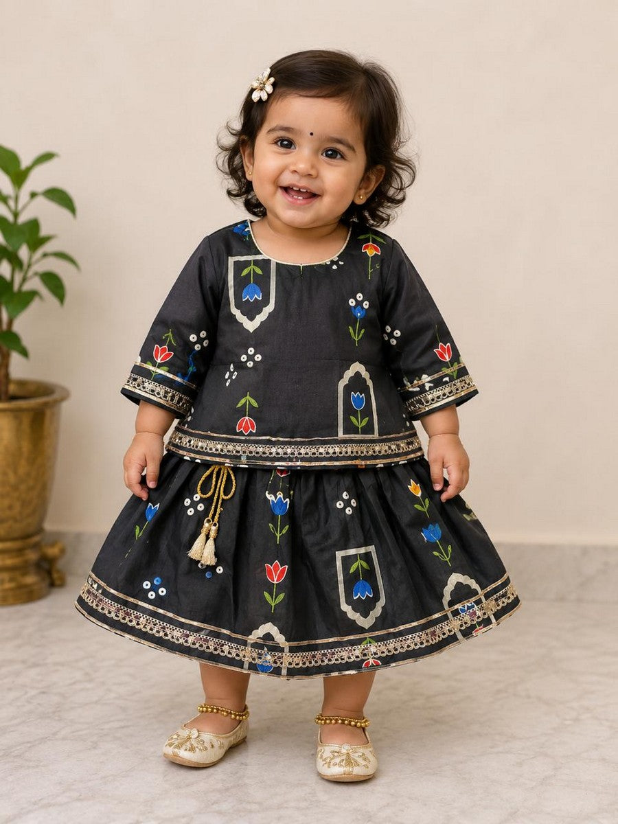 BAATCHEET Cottton Woven Three Fourth Sleeves Printed Embellished Choli Lehnga Set  - Black