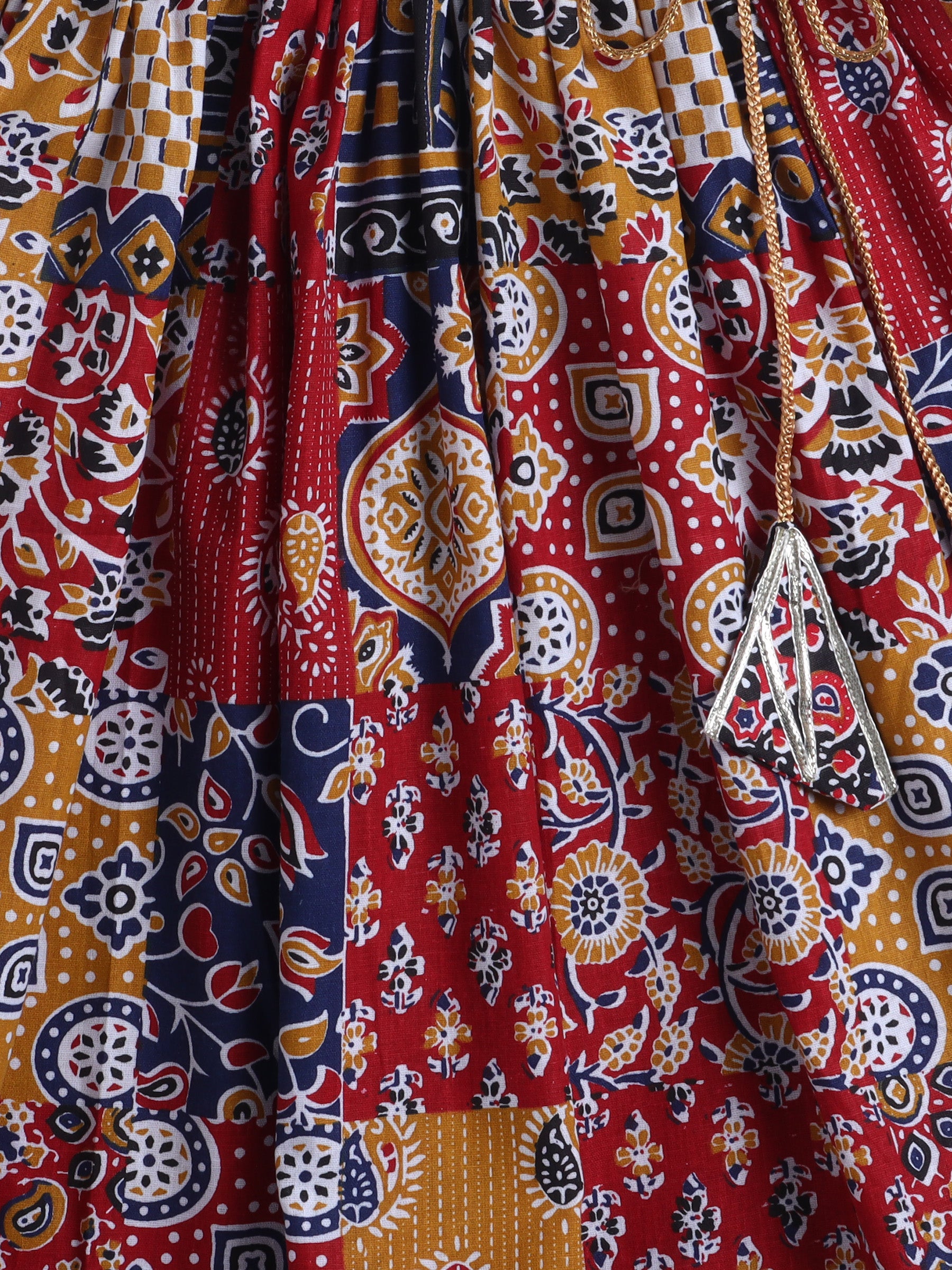 BAATCHEET Cottton Three Fourth Sleeves Jaipuri Printed Booti Choli and Lehnga set - Multi 1
