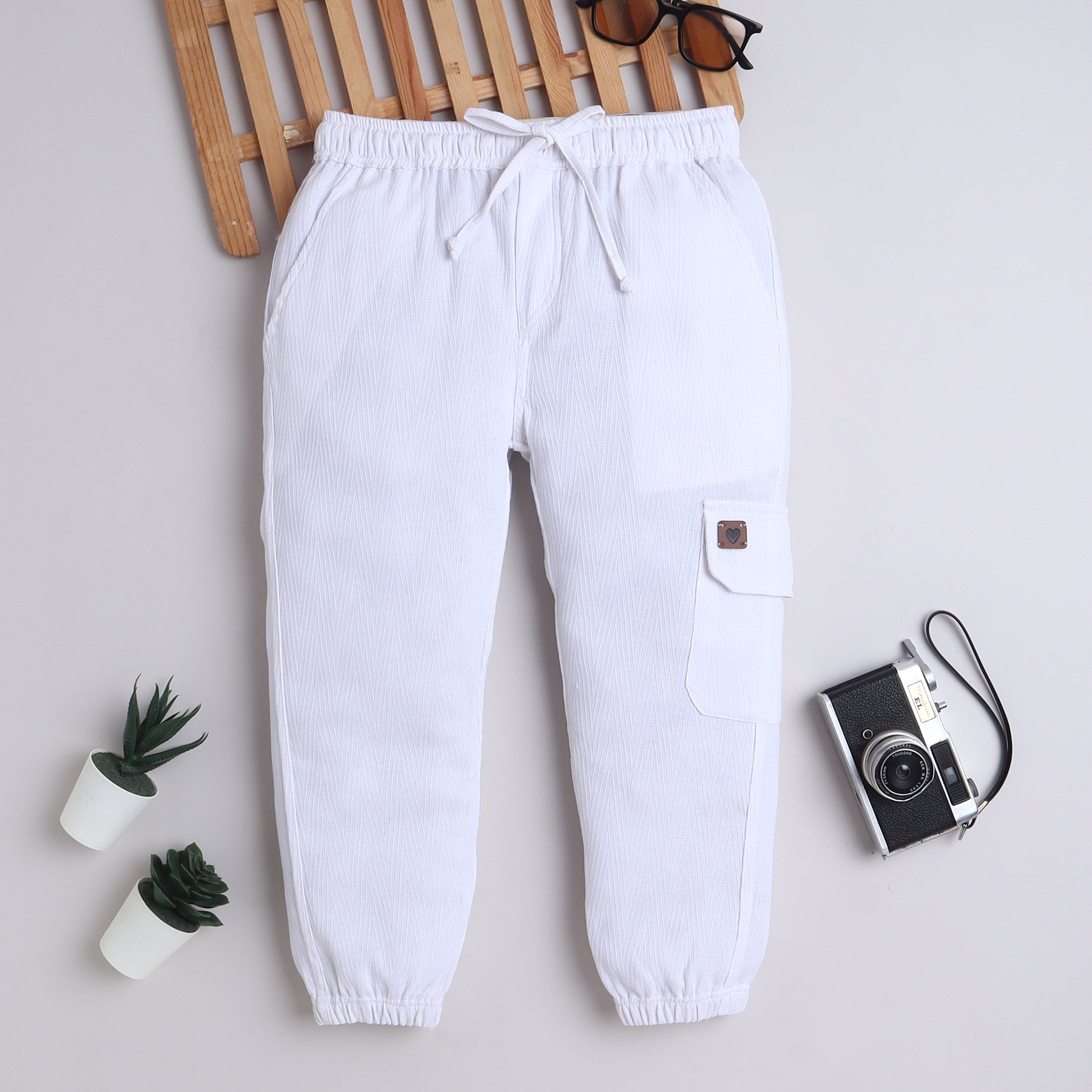 BAATCHEET Cotton Full Length Flap Pocket Heart Patch Jogger  - White